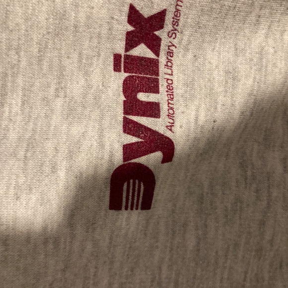 Gray and red crew neck - Picture 2 of 4